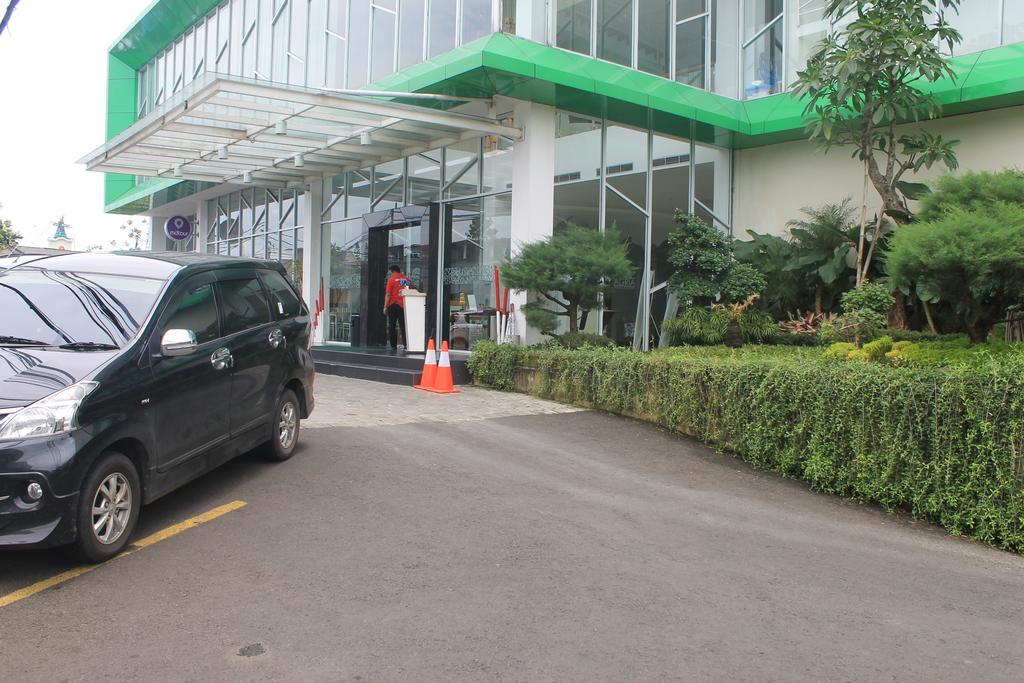 Agria Hotel Bogor Exteriér fotografie