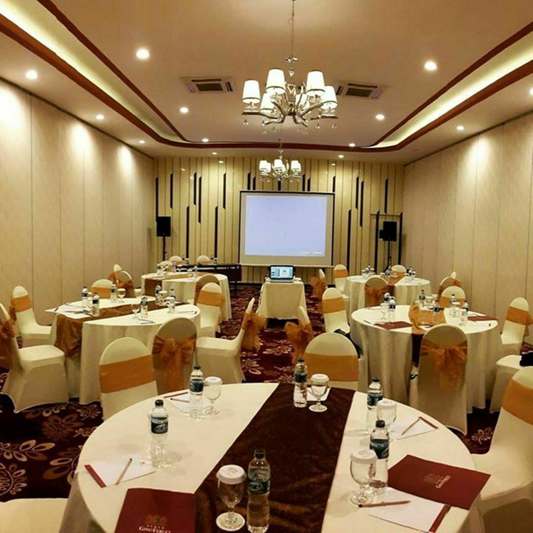 Agria Hotel Bogor Exteriér fotografie